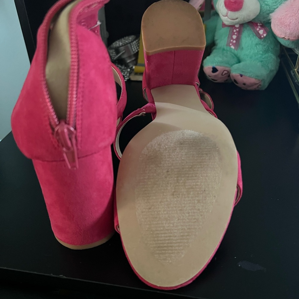 Used shoes - Picture 2 of 4